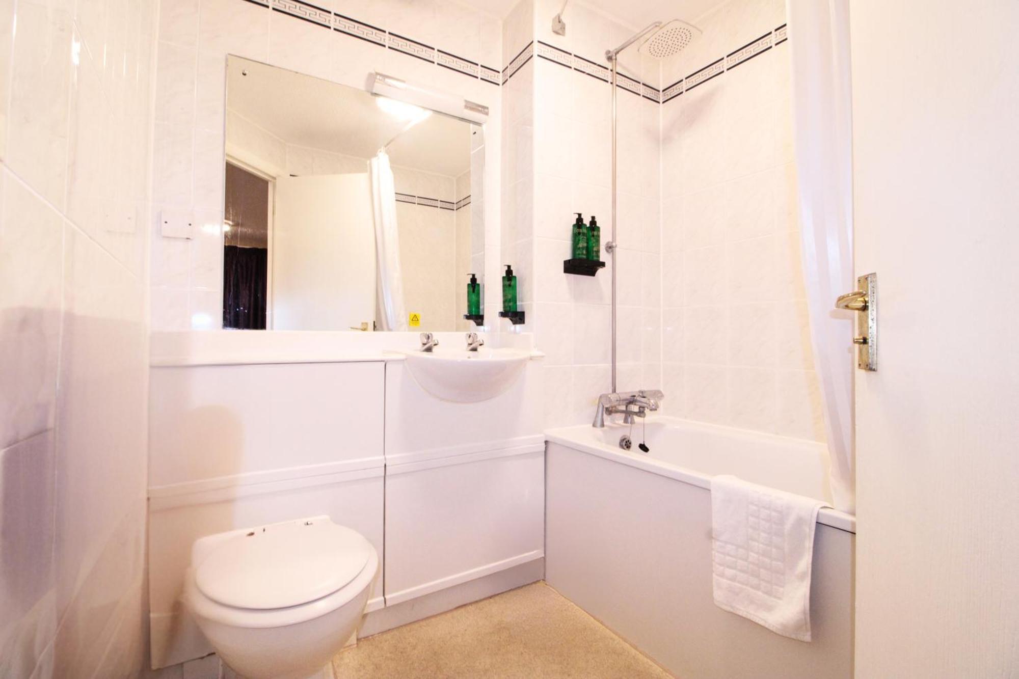 Orchid Epsom; Sure Hotel Collection By Best Western المظهر الخارجي الصورة
